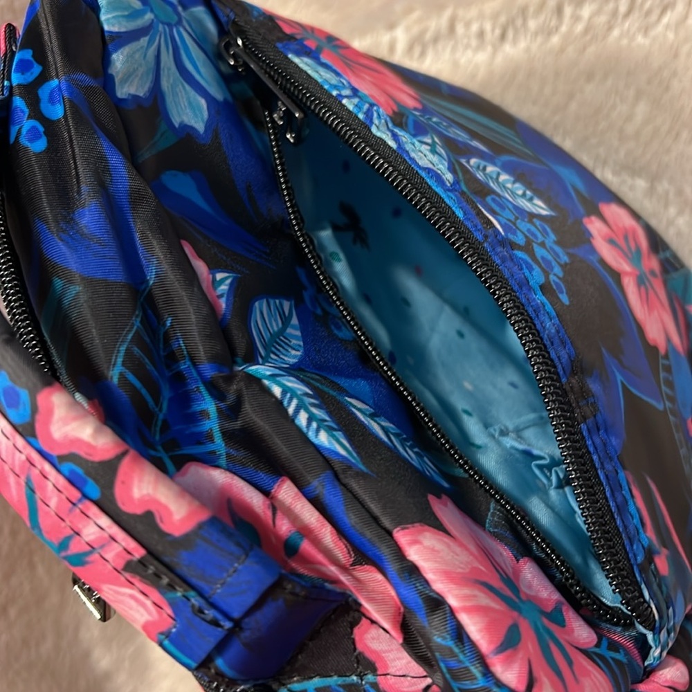 LUG Ranger Black Resort Crossbody Bag - Picture 9 of 12